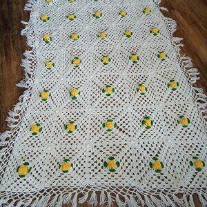 Vintage 3D Crochet Flower Afghan Bed Blanket Throw Fringe Large 52 x 98